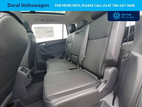 Used 2023 Volkswagen Tiguan SE w/ Panoramic Sunroof Package FWD image 27