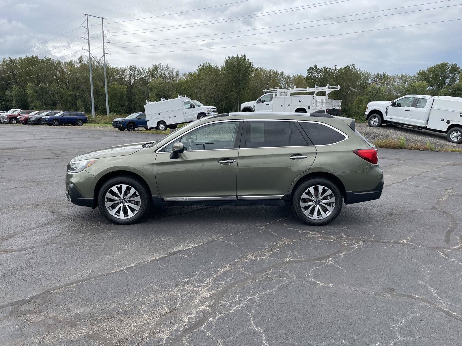 Used 2019 Subaru Outback 2.5i Touring w/ Popular Package #3A AWD/4WD image 2