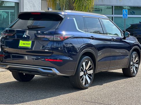 New 2025 Mitsubishi Outlander SEL image 4