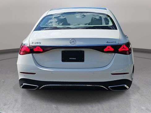 Used 2024 Mercedes-Benz E 350 4MATIC Sedan image 7