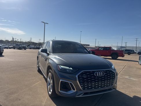 Used 2021 Audi Q5 2.0T Premium w/ Convenience Package image 2