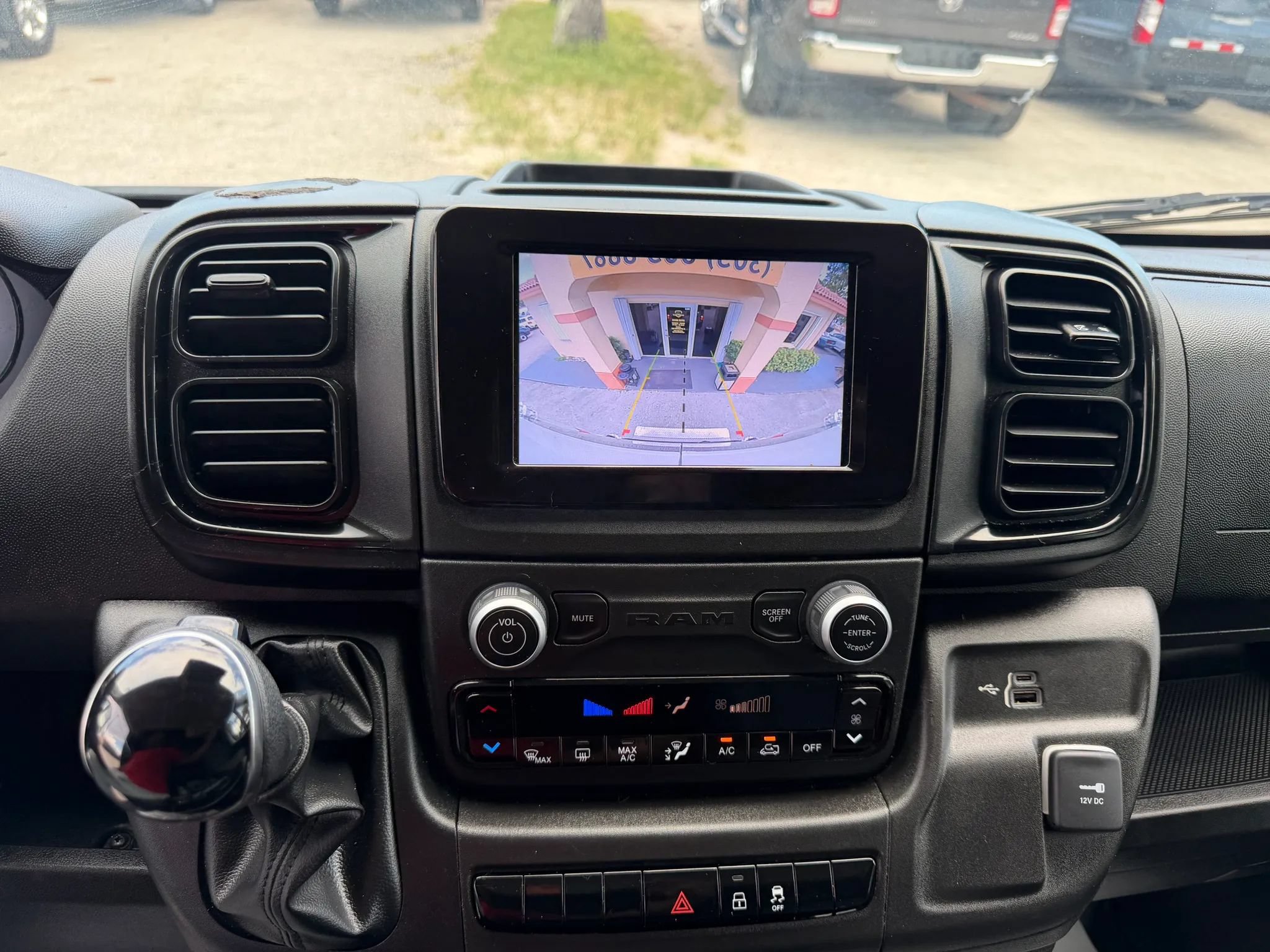 Used 2023 RAM ProMaster 2500 FWD image 17