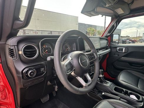 Used 2024 Jeep Wrangler Unlimited Sahara w/ Safety Group image 18