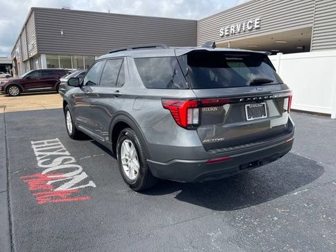 Certified 2025 Ford Explorer Active RWD image 5