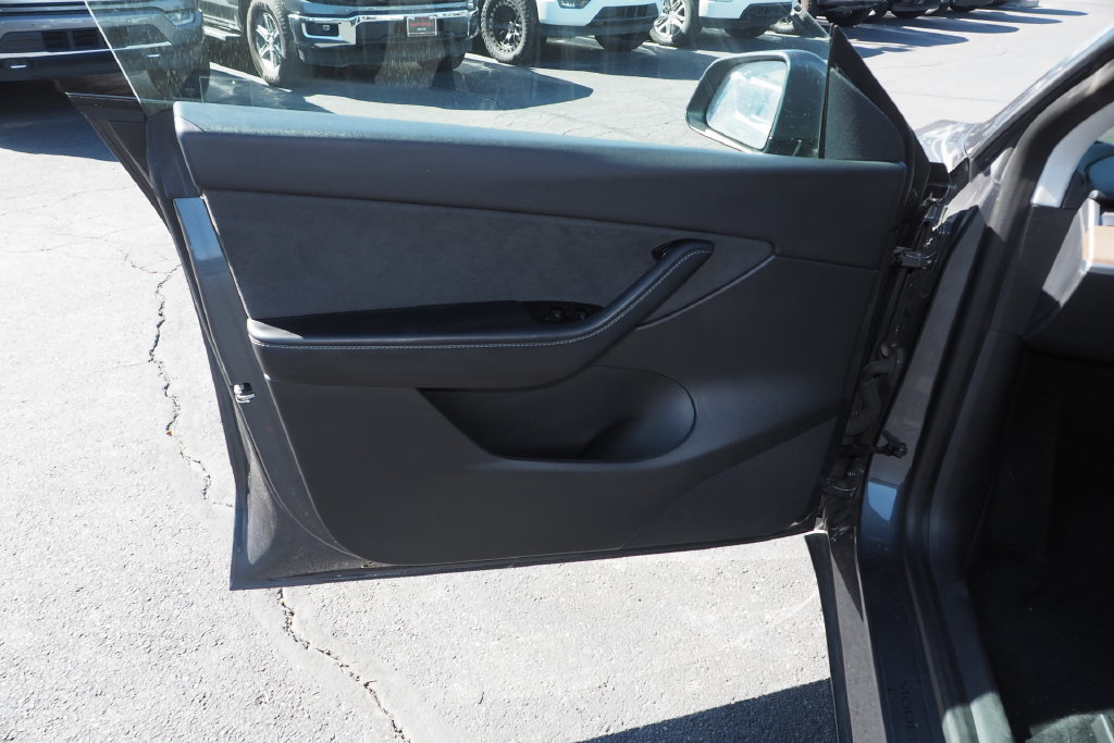 Used 2021 Tesla Model Y Long Range AWD/4WD image 14