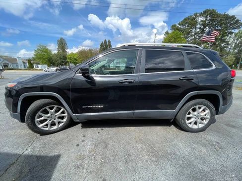 Used 2015 Jeep Cherokee Latitude image 3