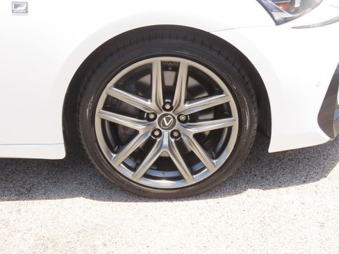 Used 2019 Lexus IS 300 F Sport w/ F Sport Package RWD image 9