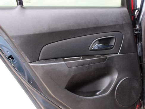 Used 2016 Chevrolet Cruze LT image 36