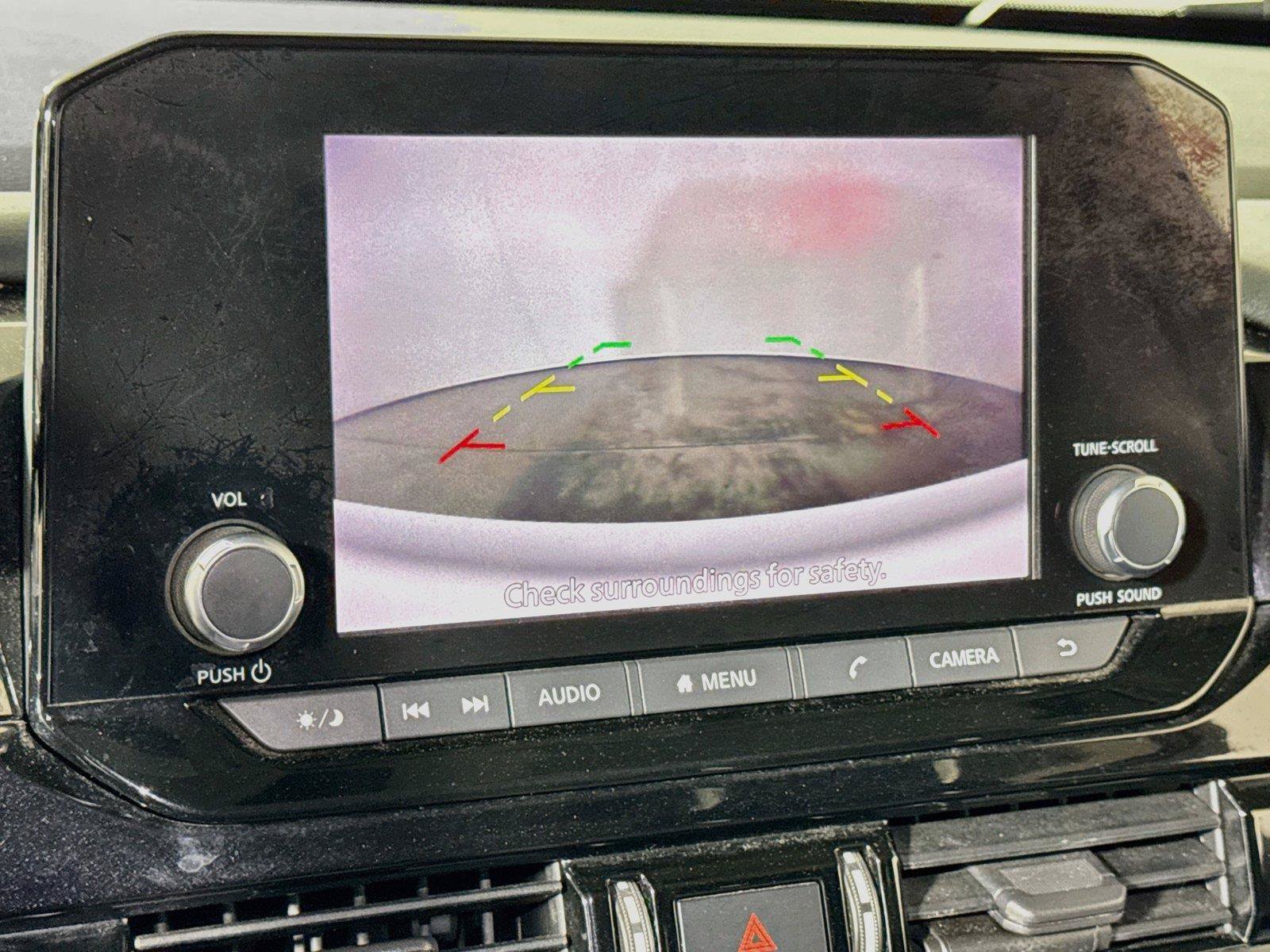 Used 2022 Nissan Pathfinder SV FWD image 11