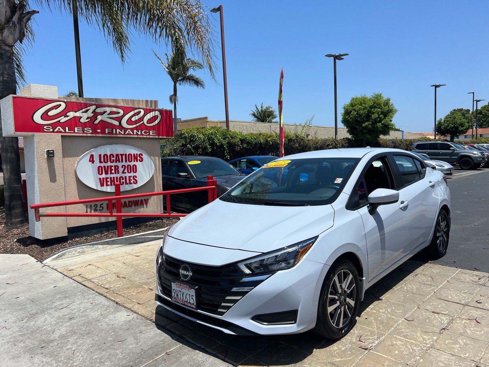 Used 2025 Nissan Versa SV w/ Trunk Package FWD image 4