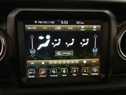 Used 2023 Jeep Wrangler Unlimited Sahara w/ Cold Weather Group AWD/4WD image 11
