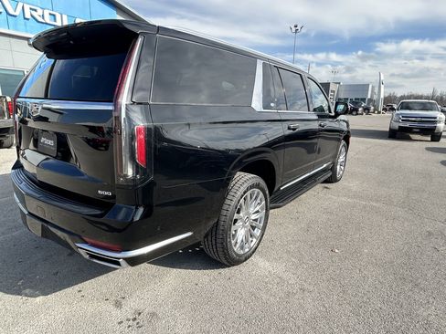 Used 2022 Cadillac Escalade ESV Premium Luxury image 6