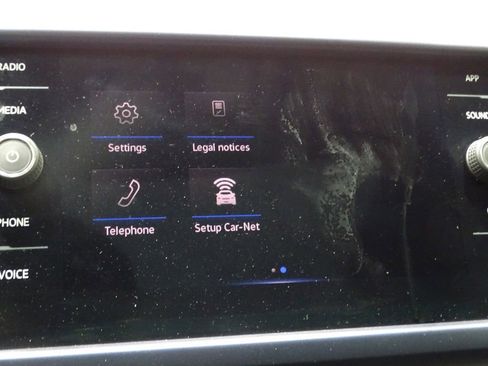 Used 2022 Volkswagen Taos SE w/ Panoramic Sunroof Package image 36