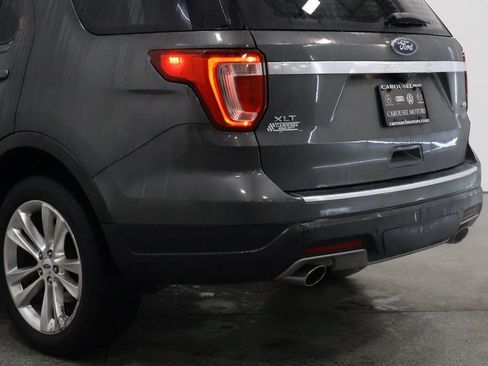 Used 2018 Ford Explorer XLT w/ Equipment Group 202A image 10