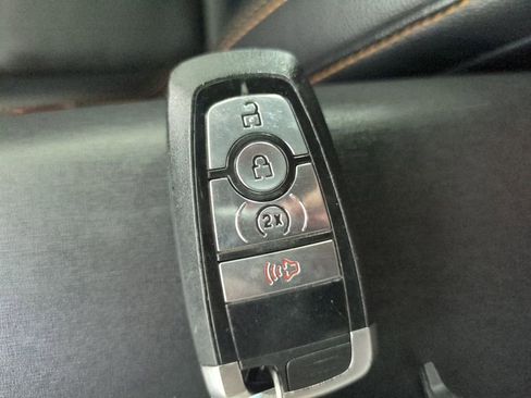 Used 2022 Ford Bronco Badlands image 37