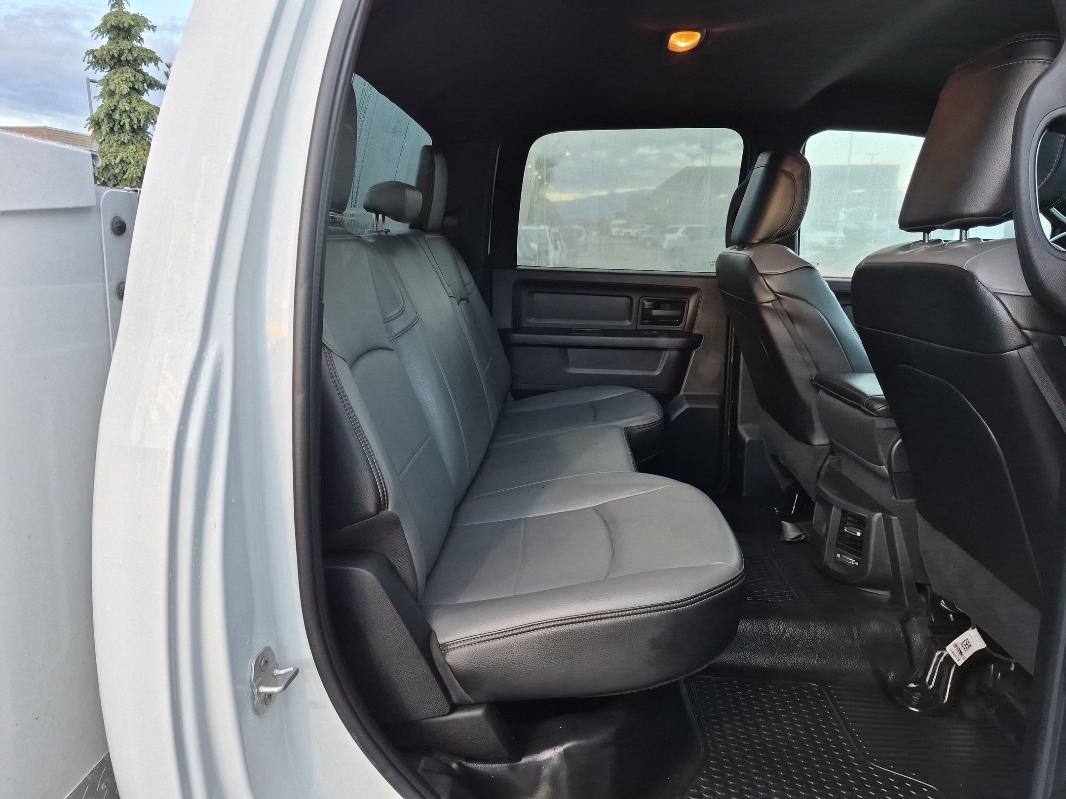 Used 2024 RAM 3500 Tradesman AWD/4WD image 29