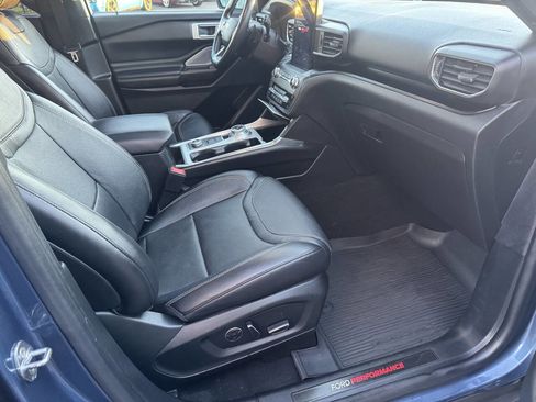Used 2020 Ford Explorer ST w/ ST Street Pack image 15