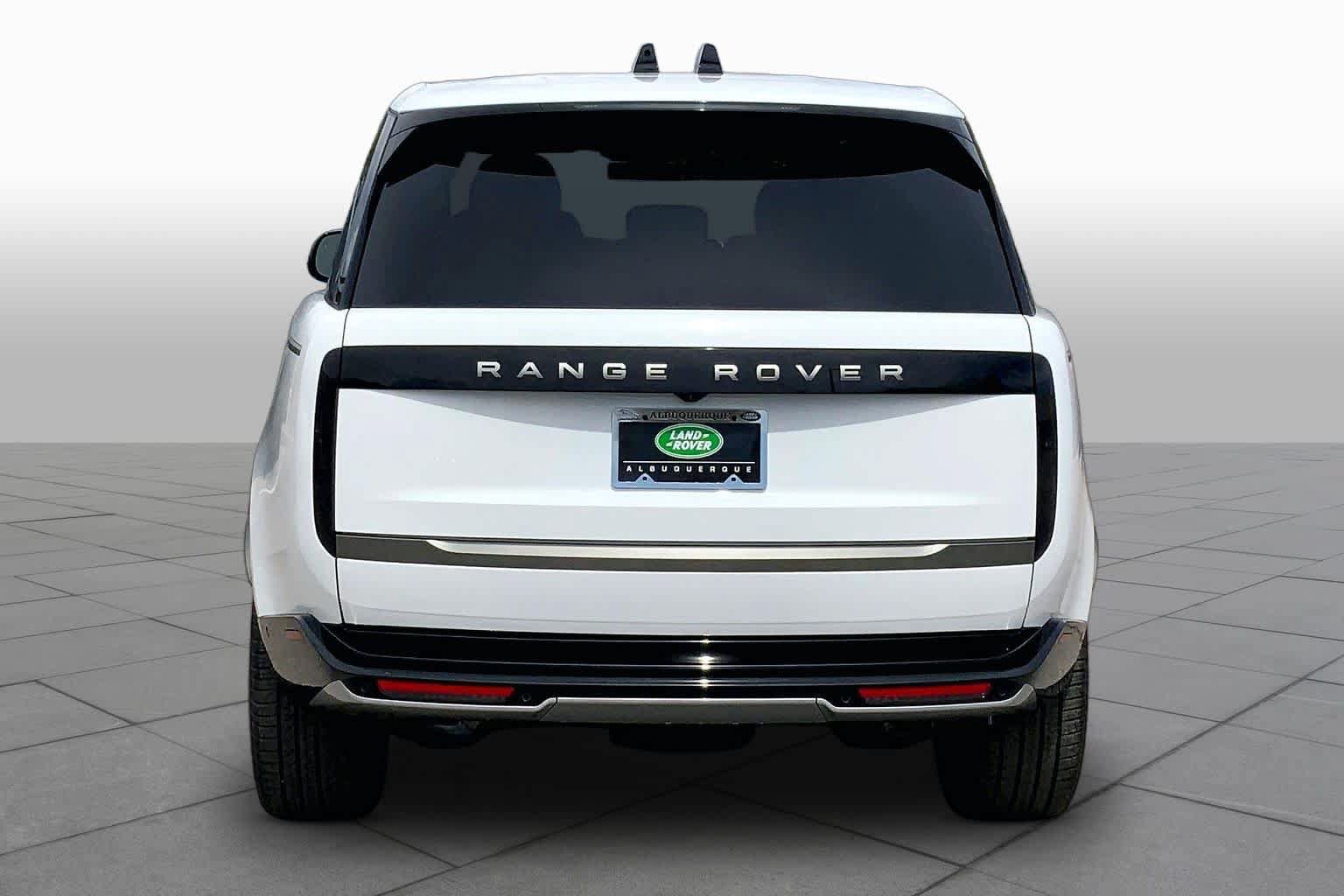 New 2027 Land Rover Range Rover Long Wheelbase SE AWD/4WD image 4