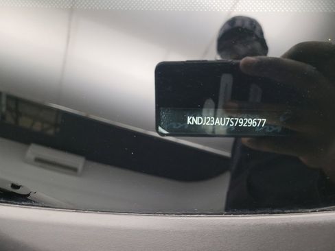 Used 2025 Kia Soul S FWD image 33