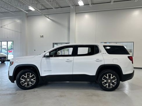 Used 2023 GMC Acadia SLE w/ LPO, Floor Liner Package FWD image 9