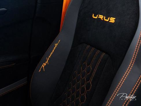 Used 2024 Lamborghini Urus Performante AWD/4WD image 47