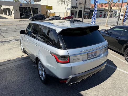 Used 2018 Land Rover Range Rover Sport HSE image 16