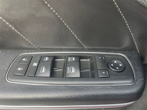 Used 2018 Dodge Charger GT image 31