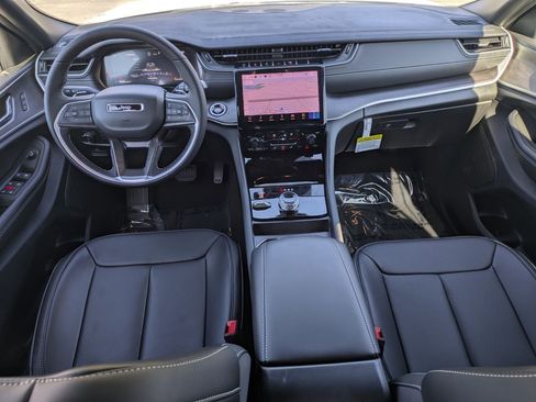 New 2025 Jeep Grand Cherokee Limited w/ Luxury Tech Group II AWD/4WD image 23