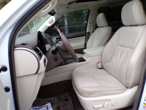 Used 2014 Lexus GX 460 w/ Premium Package AWD/4WD image 13