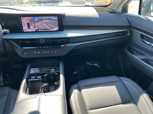 Certified 2025 Nissan Murano SL image 13