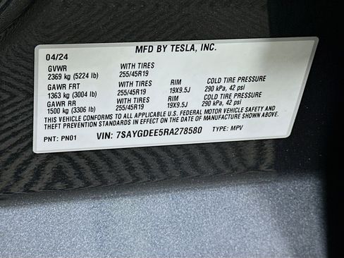 Used 2024 Tesla Model Y Long Range image 12