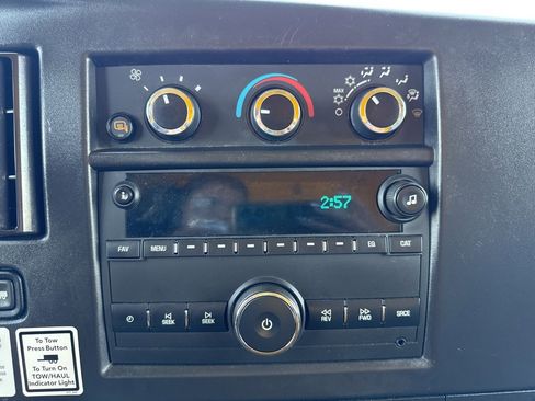 Used 2021 GMC Savana 3500 Extended w/ Power Convenience Package image 25