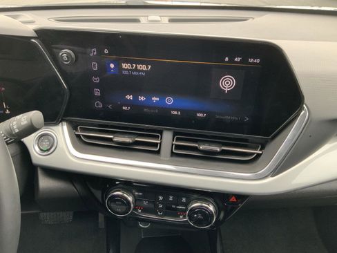 Used 2025 Chevrolet Trax LT w/ LT Convenience Package image 30