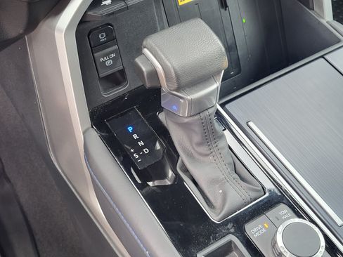 Used 2023 Toyota Tundra Platinum AWD/4WD image 24