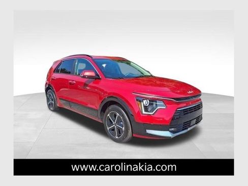 New 2025 Kia Niro SX image 1