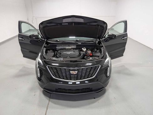 Used 2023 Cadillac XT4 Luxury w/ Cold Weather Package FWD image 13