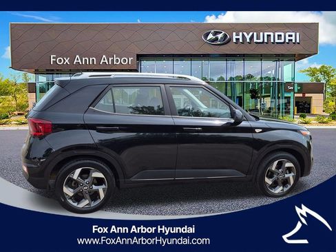 Certified 2023 Hyundai Venue SEL FWD image 6