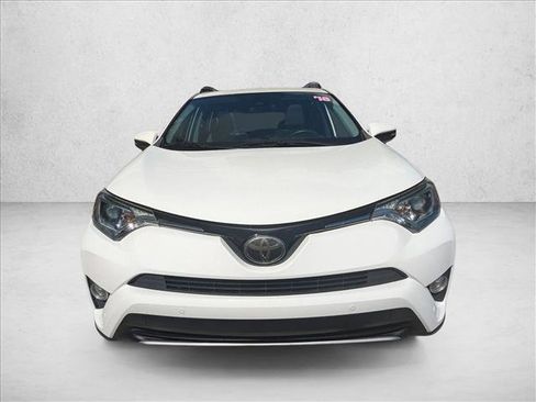 Used 2018 Toyota RAV4 XLE image 2