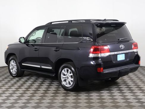 Used 2020 Toyota Land Cruiser image 13