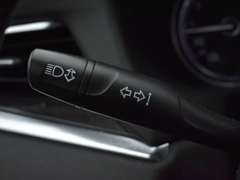 Used 2019 Buick Enclave Essence image 25