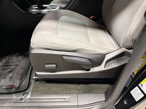 Used 2016 Chevrolet Colorado LT w/ LT Convenience Package RWD image 23