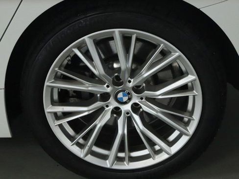 Certified 2024 BMW 330i xDrive Sedan w/ Convenience Package AWD/4WD image 40