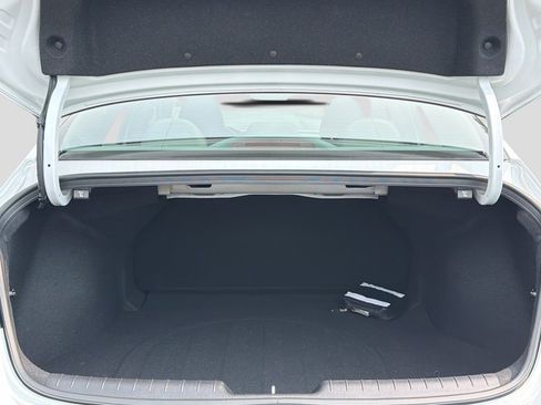 Certified 2024 Hyundai Elantra SEL FWD image 27