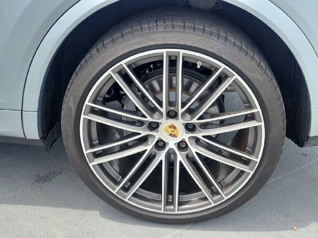 Used 2022 Porsche Cayenne S AWD/4WD image 14