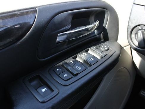 Used 2014 Dodge Grand Caravan SXT FWD image 6