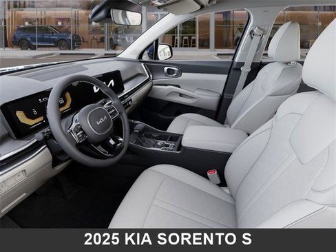 Used 2025 Kia Sorento S image 17