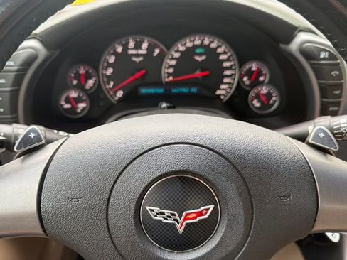 Used 2006 Chevrolet Corvette Coupe w/ Preferred Equipment Group RWD image 22