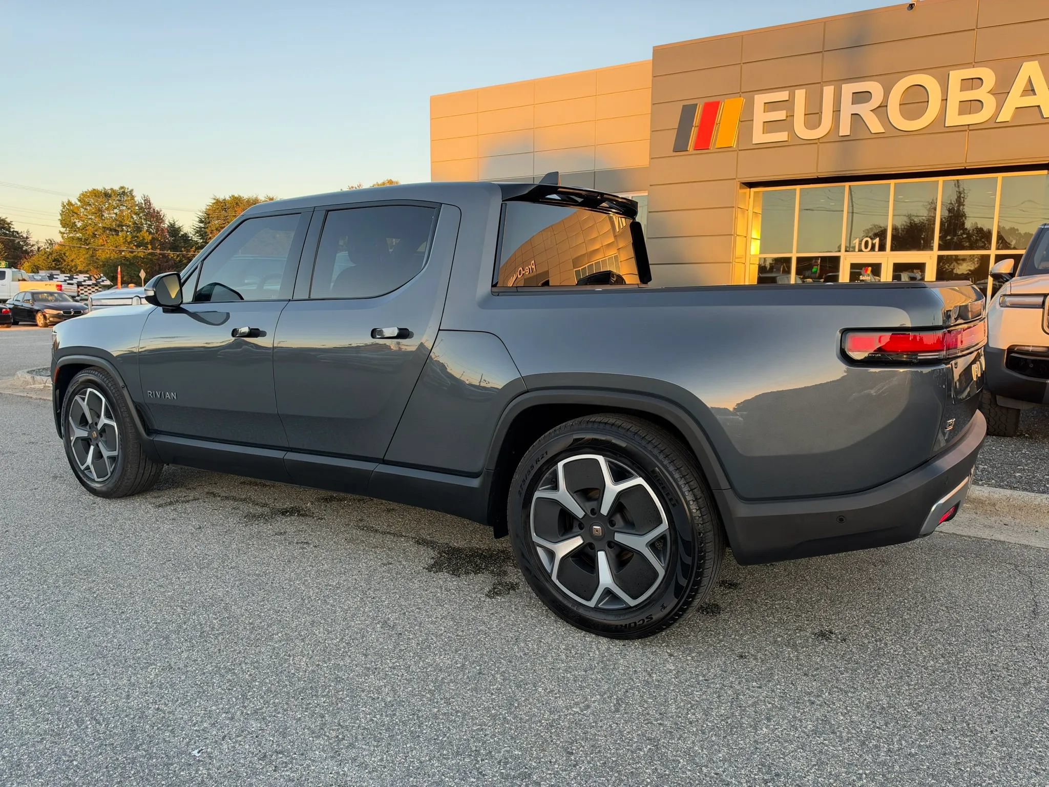 Used 2024 Rivian R1T Adventure Dual AWD/4WD image 26