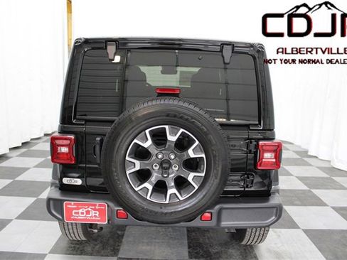 Used 2024 Jeep Wrangler Sahara w/ Technology Group image 8