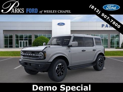 New 2026 Ford Bronco Outer Banks AWD/4WD image 1